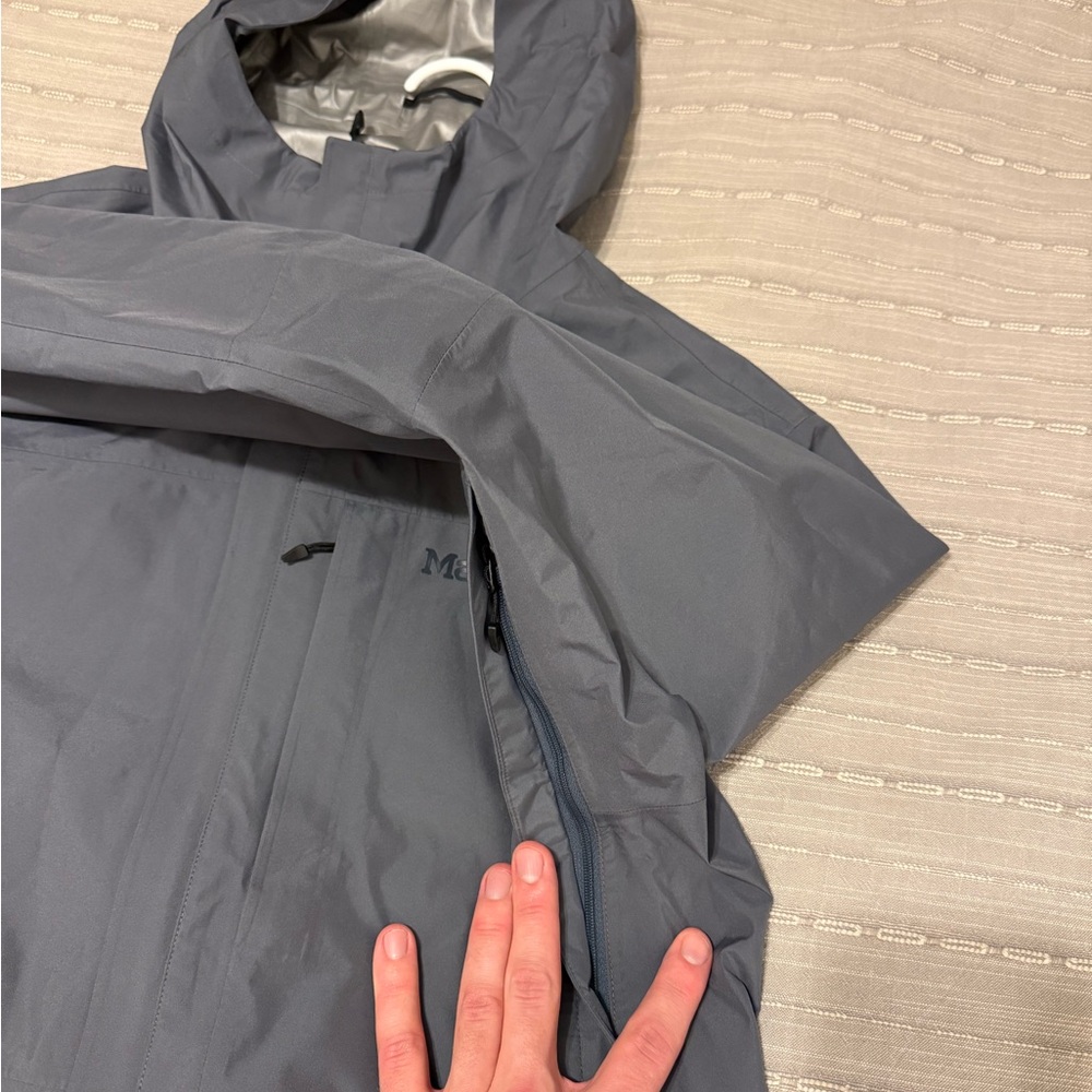Medium Men's GORE-TEX® Minimalist Jacket- rain jacket - Picture 5 of 10